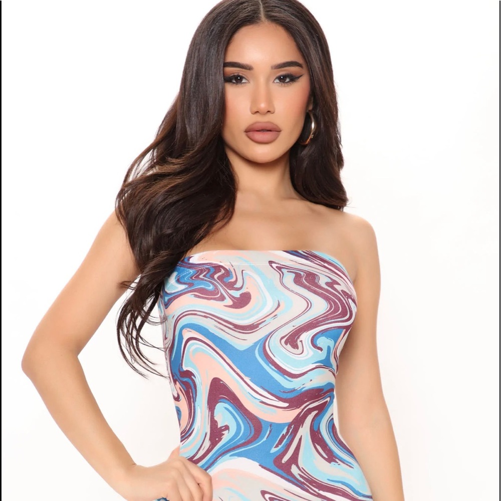DRESS - Picture 1 of 4